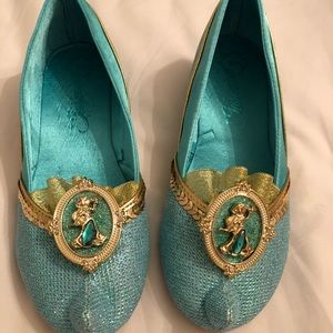 Jasmine Costume Shoes Size 13/1
